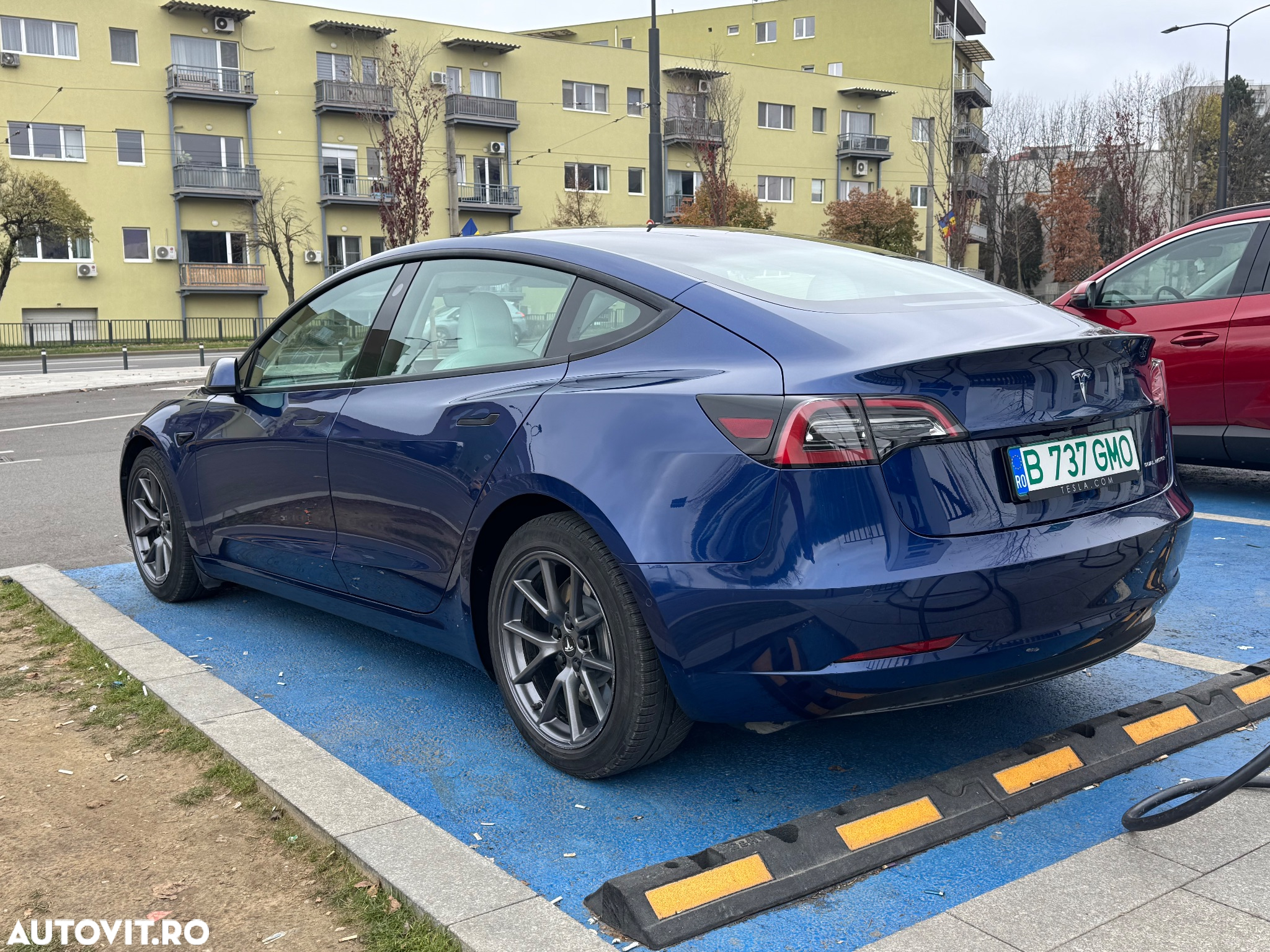 Tesla Model 3 Long Range - 4