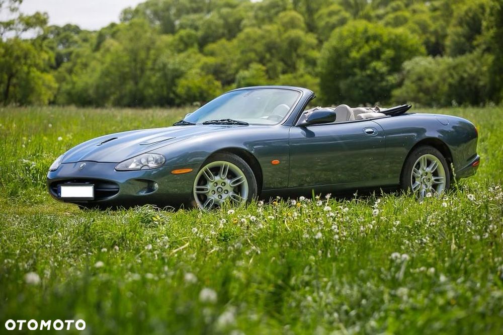 Jaguar XK8 - 11