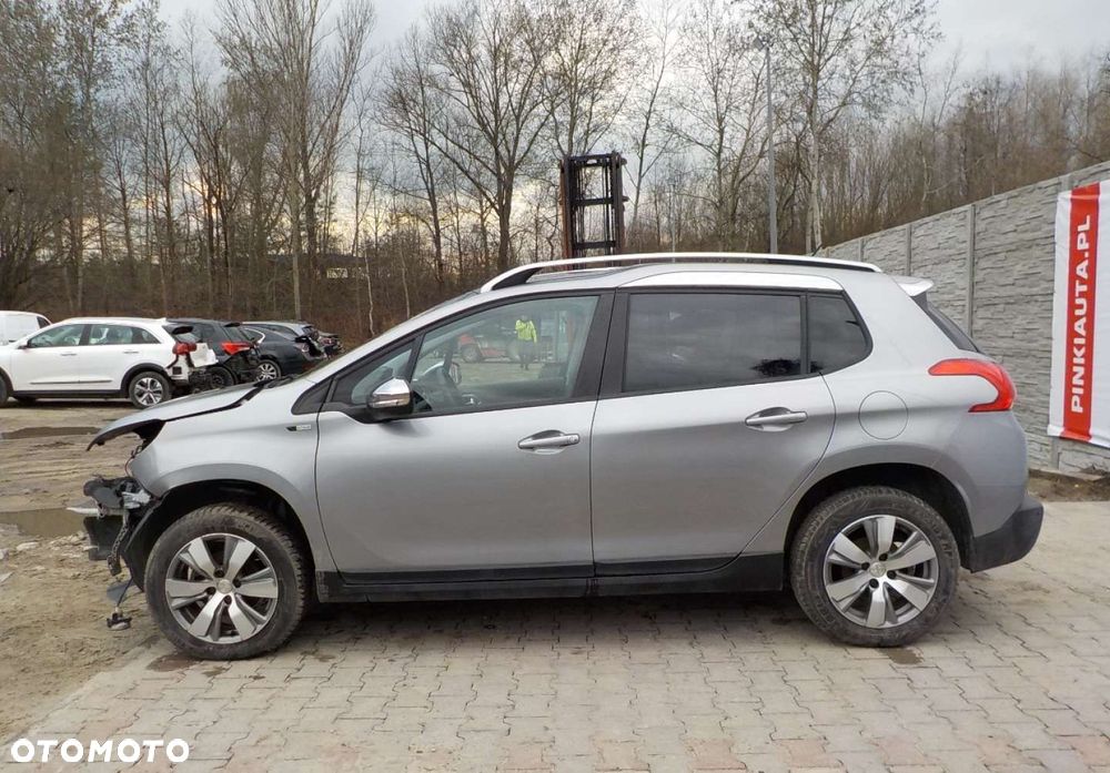 Peugeot 2008 1.2 Pure Tech GPF Style - 11