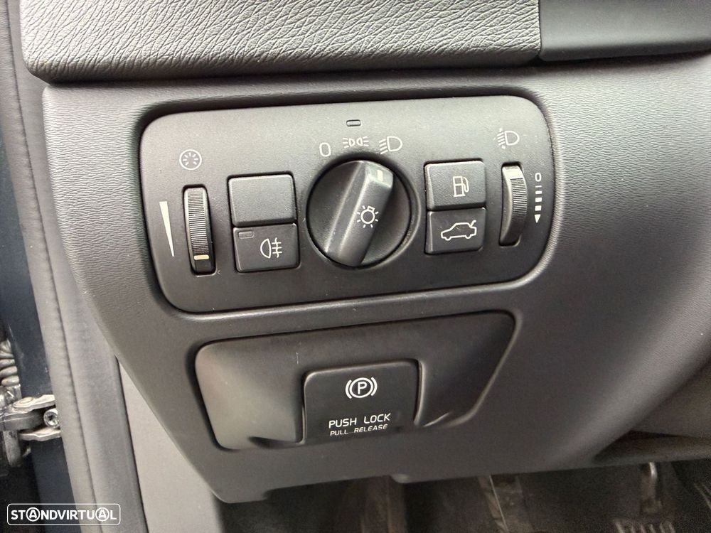 Volvo V60 1.6 D2 Drive Momentum Start/Stop - 16