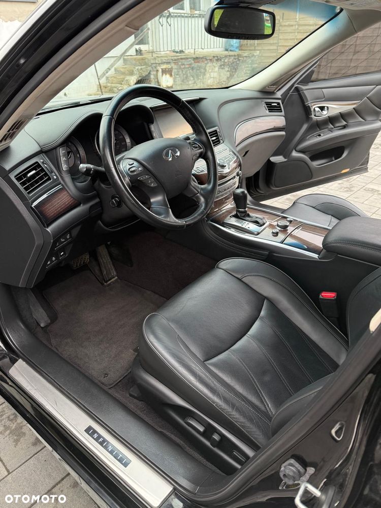 Infiniti Q70 - 18
