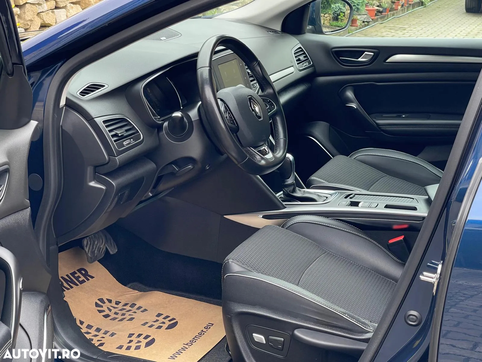 Renault Megane ENERGY dCi 110 EDC BOSE EDITION - 22