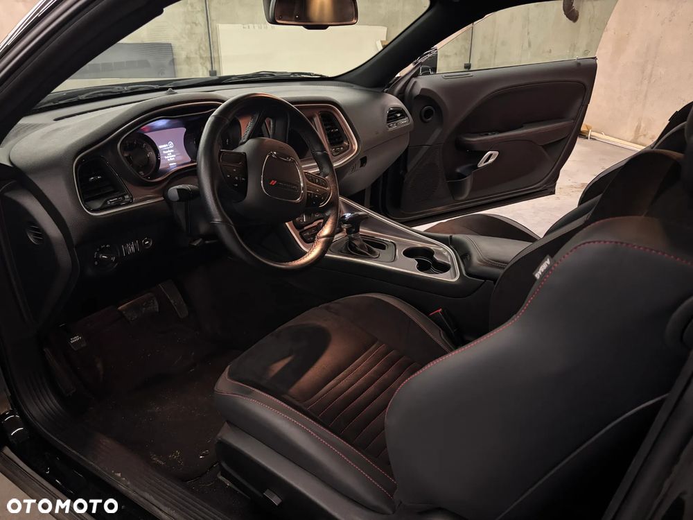 Dodge Challenger - 15