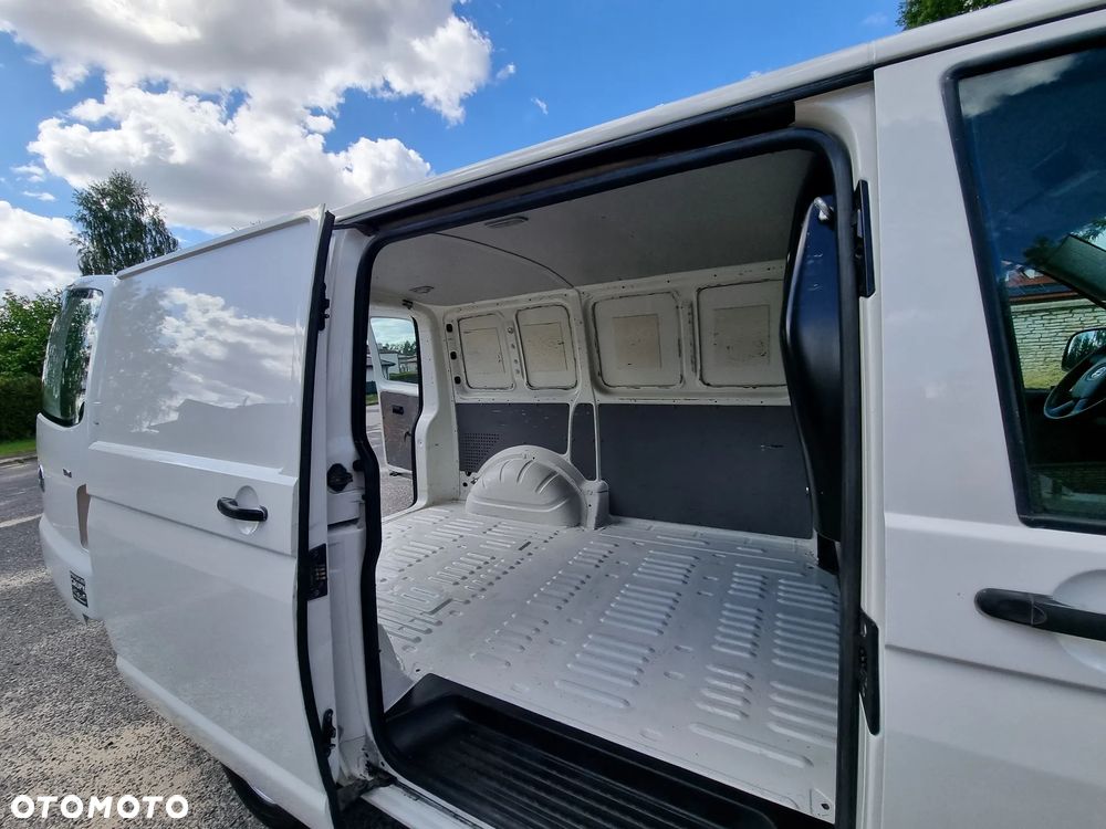 Volkswagen T5 - 22