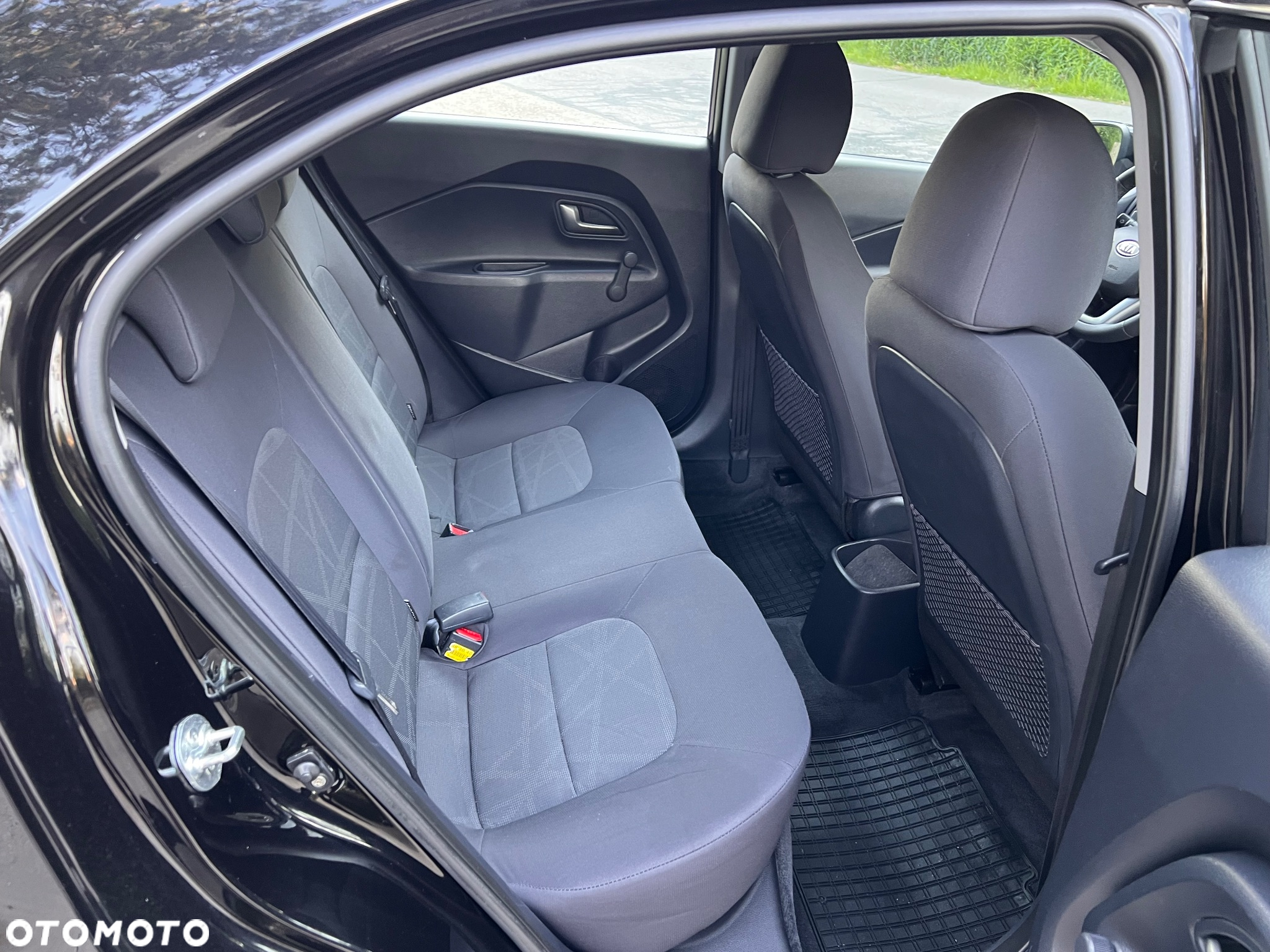 Kia Rio 1.4 L - 25