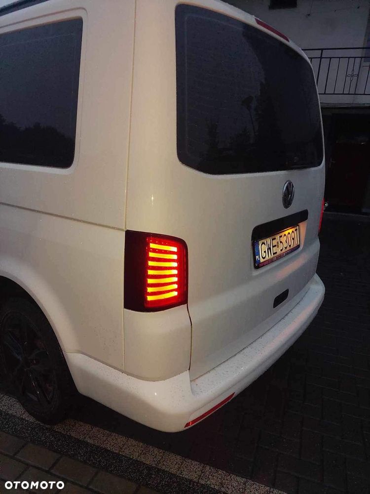 Volkswagen Caravelle - 10