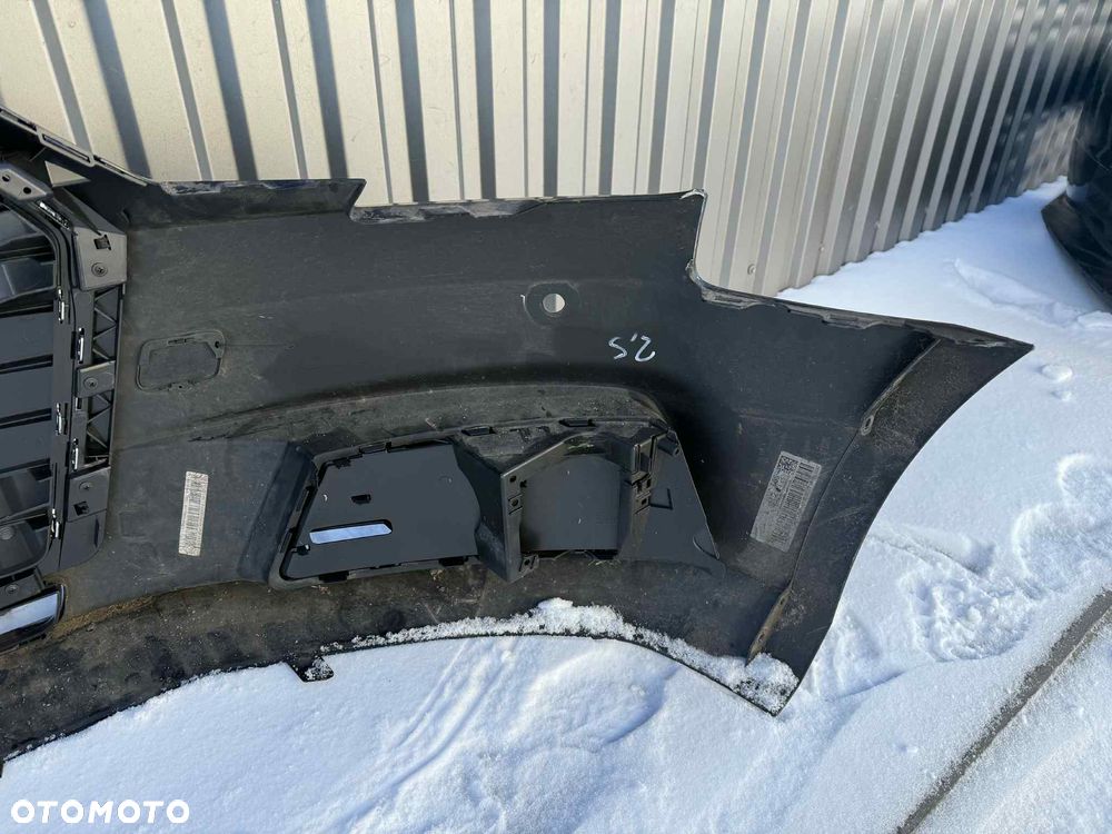 Audi A4 B9 Zderzak Przód Przedni PDC 15-19 Kolor: LY9B - 7