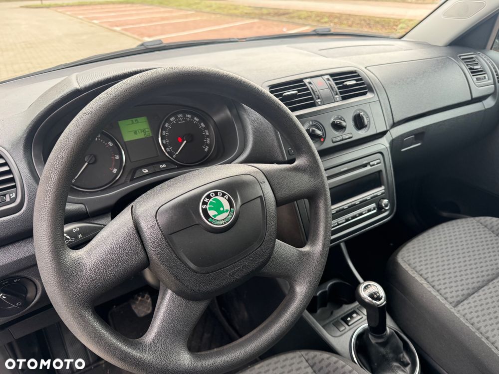 Skoda Fabia 1.2 HTP Ambiente - 22