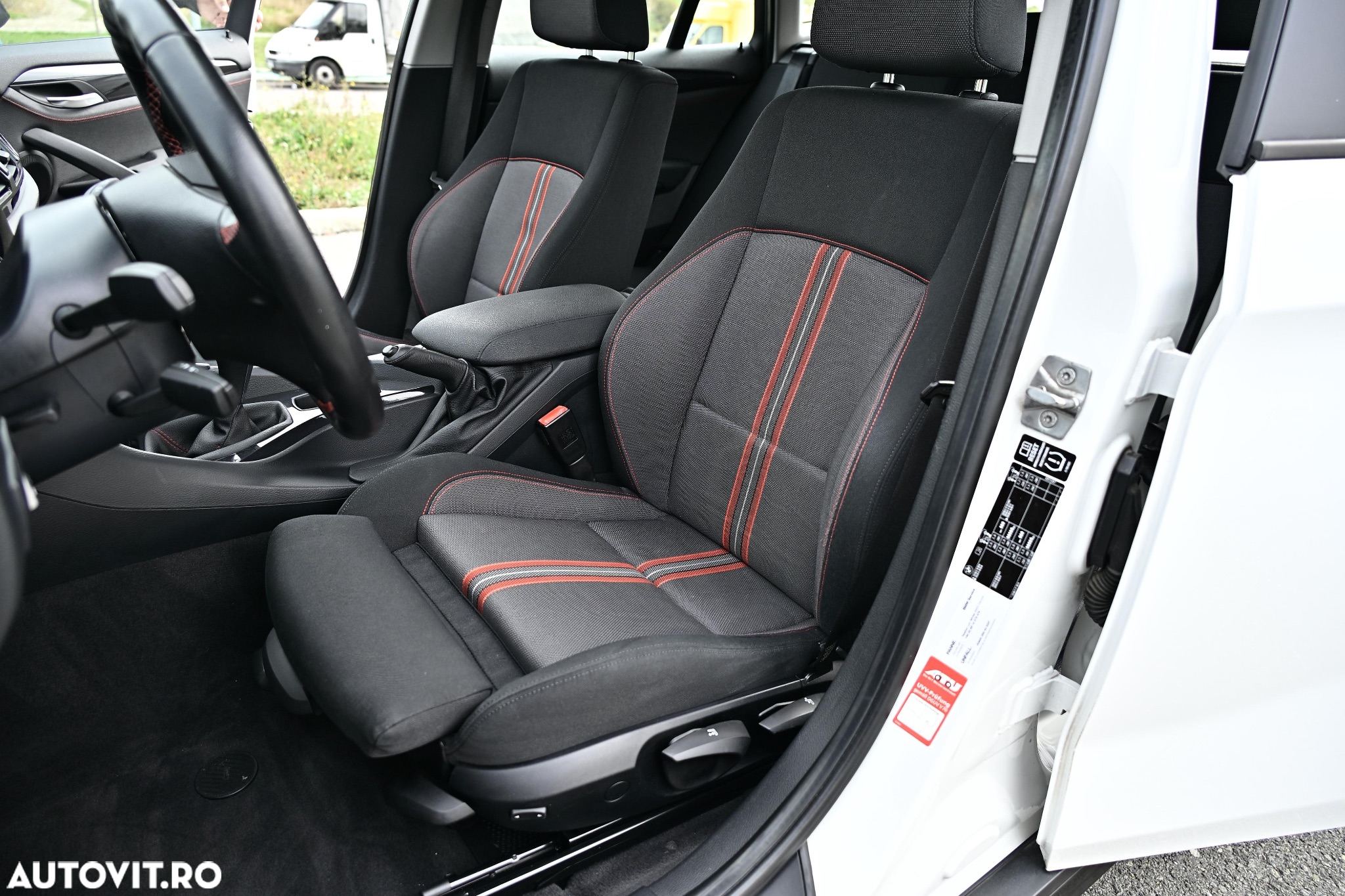 BMW X1 sDrive18d Sport Line - 14
