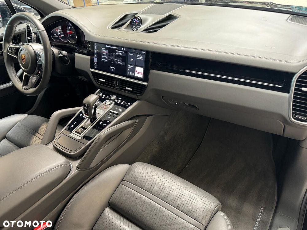 Porsche Cayenne - 12