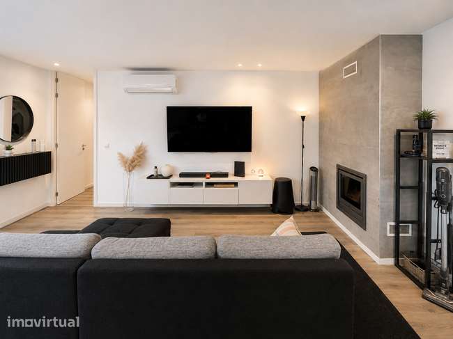 Apartamento T3 com Terraço, Marquise e Garagem Fechada em Braga - Grande imagem: 2/21