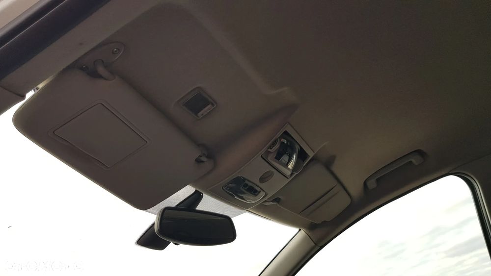 Ford Focus C-Max 1.8 Ghia - 34