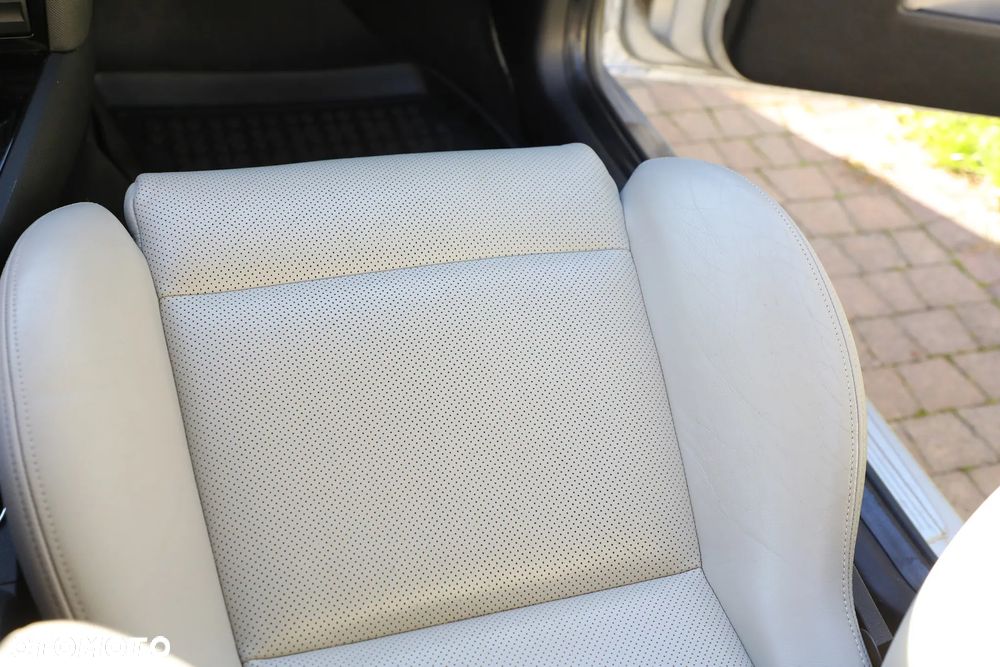 Ford Mondeo V6 ST 220 - 22