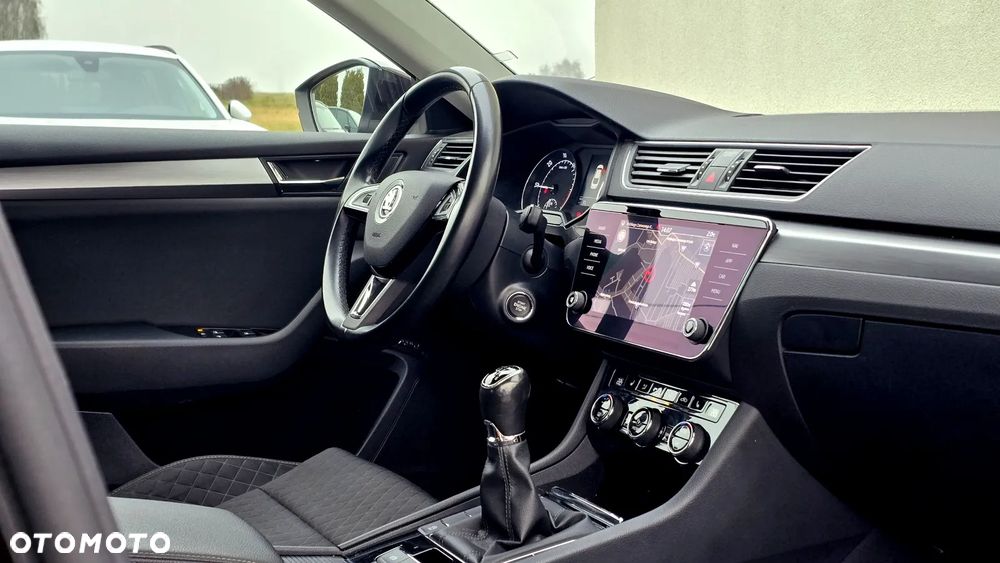 Skoda Superb 2.0 TDI Style - 29