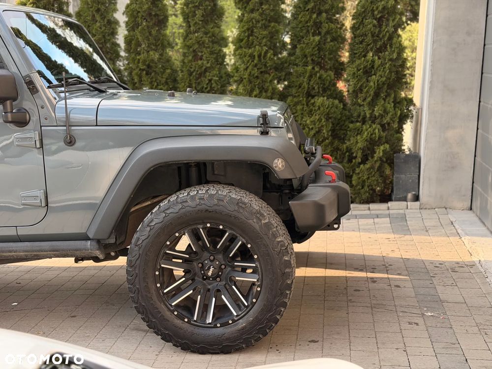 Jeep Wrangler - 10