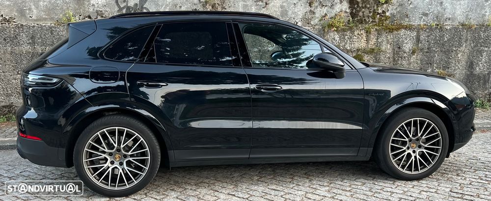 Porsche Cayenne E-Hybrid - 1