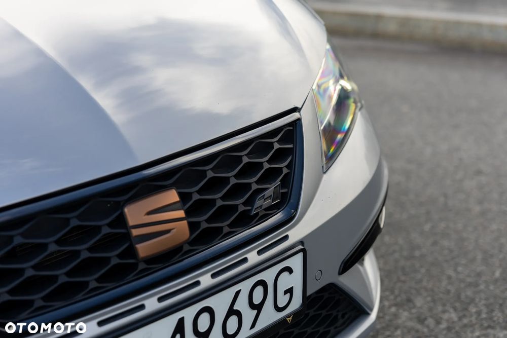 Seat Leon 2.0 TSI Cupra S&S DSG - 2