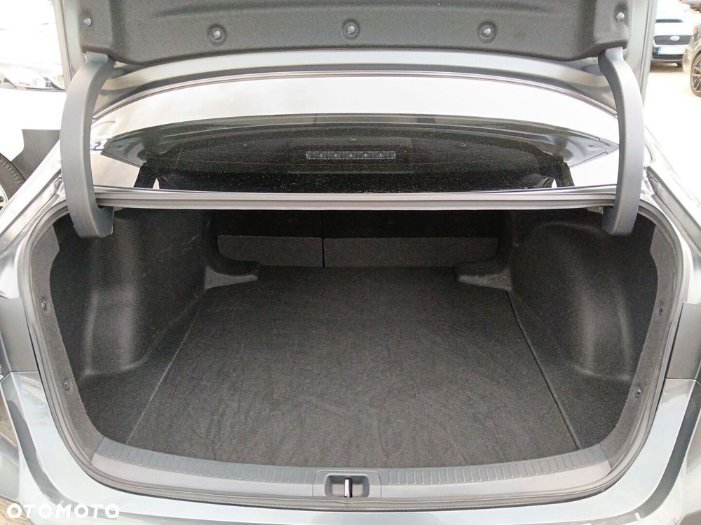 Toyota Corolla 1.8 Hybrid Executive - 17