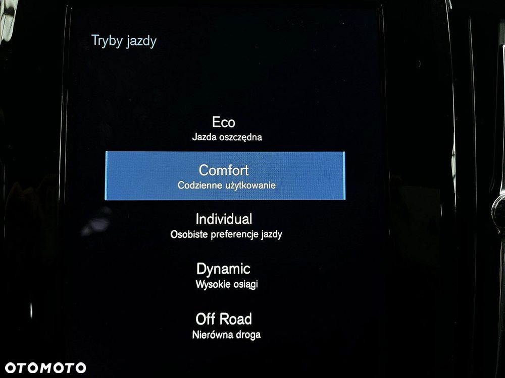 Volvo V90 Cross Country - 27