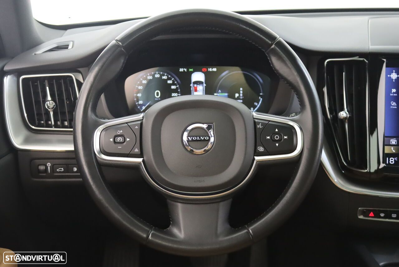 Volvo XC 60 2.0 T8 PHEV Momentum Plus AWD - 11