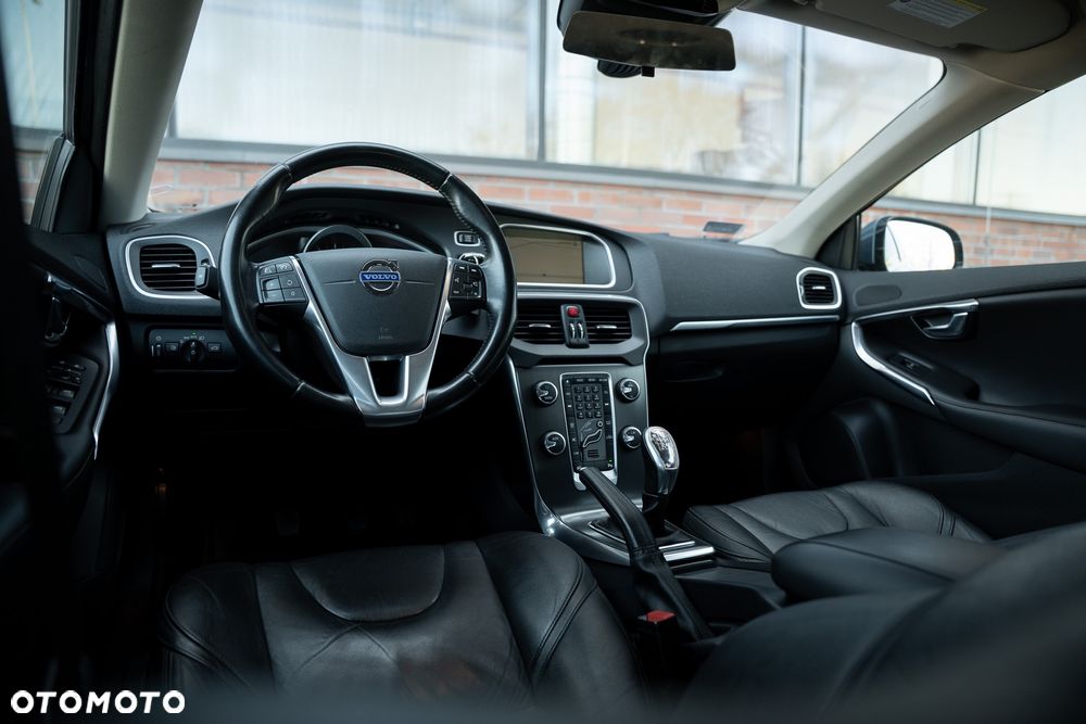 Volvo V40 T3 - 28