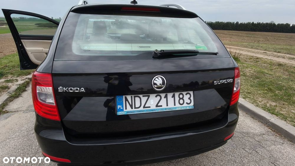 Skoda Superb 2.0 TDI Elegance DSG - 27