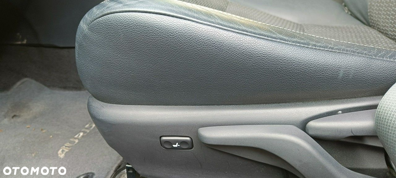 Toyota Auris - 16