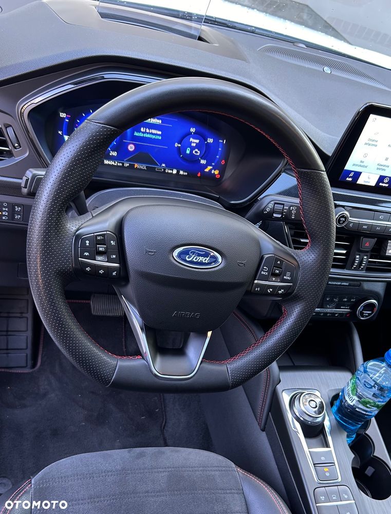 Ford Kuga - 25