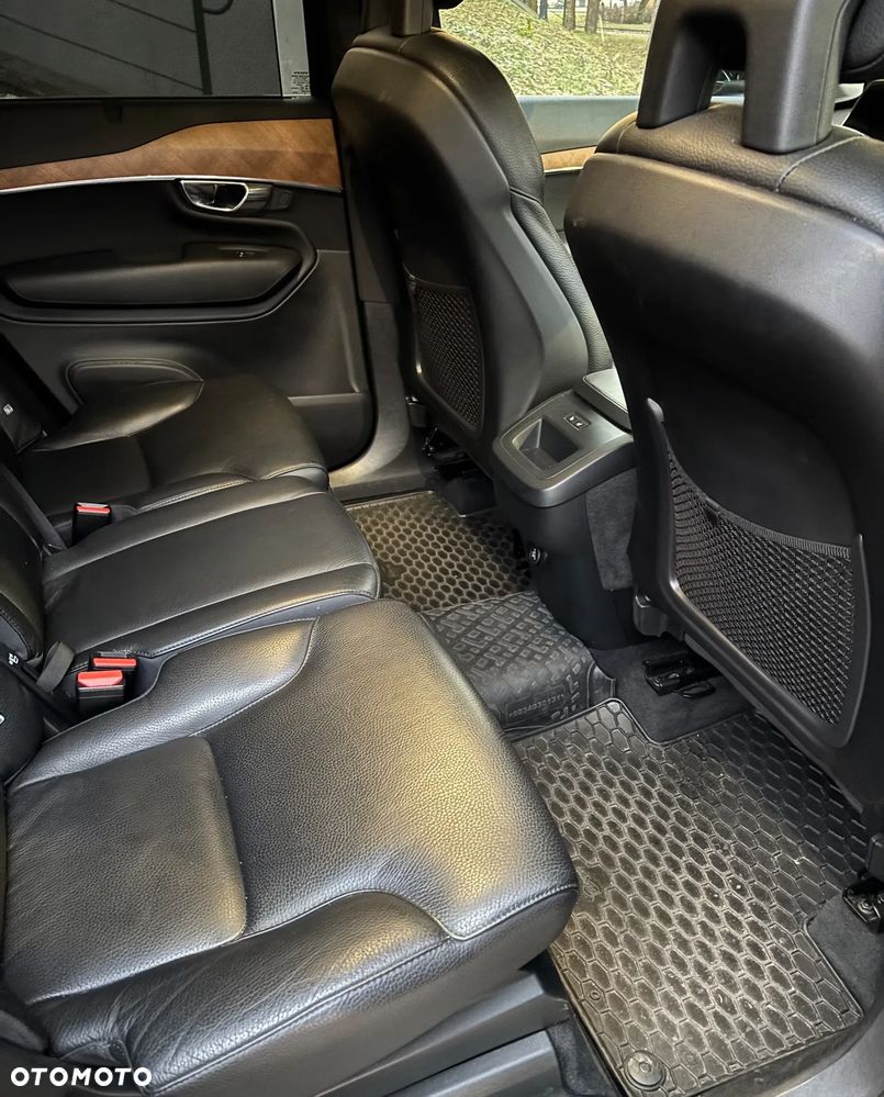 Volvo XC 90 - 9
