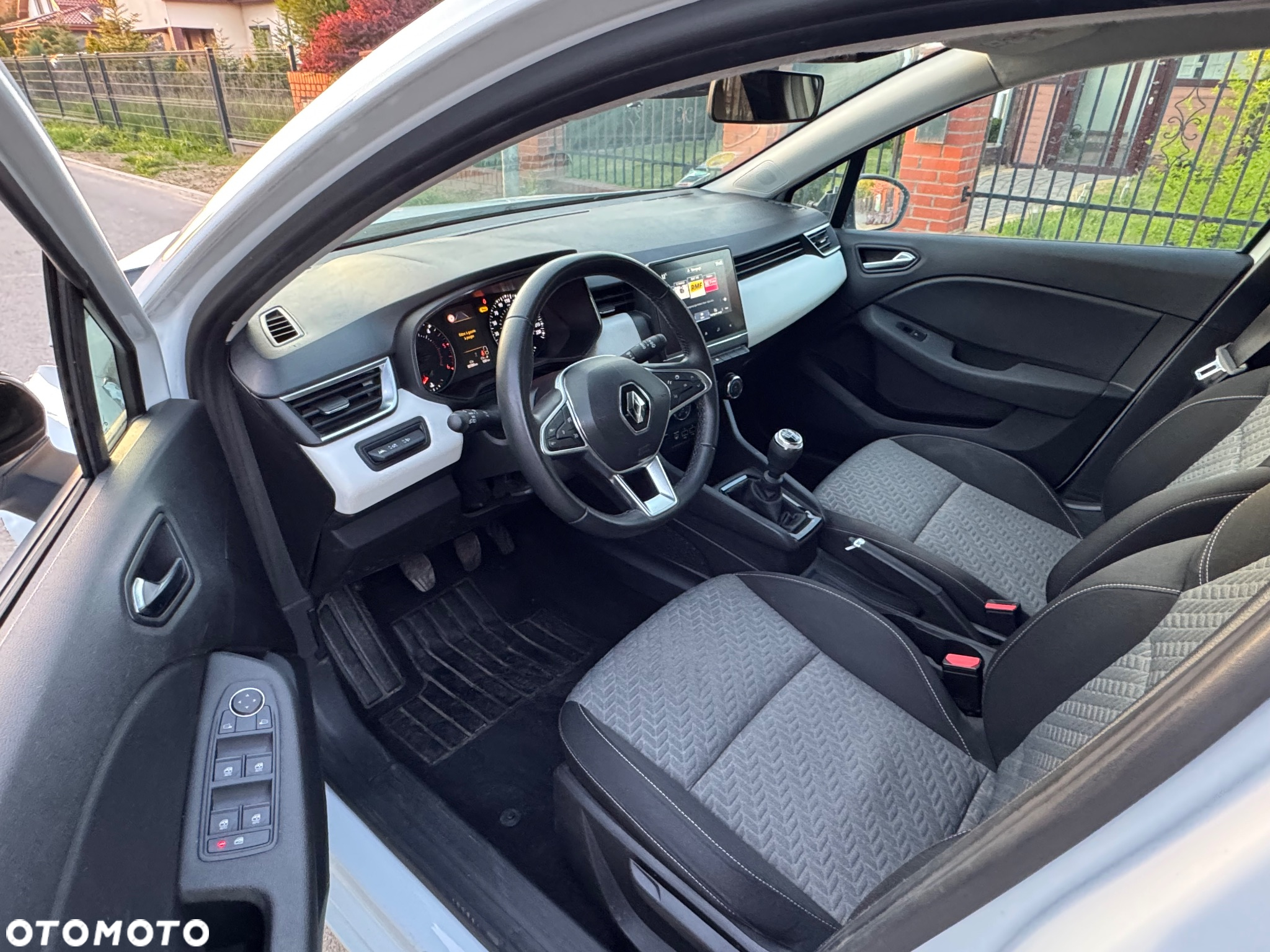 Renault Clio BLUE dCi 100 EVOLUTION - 14