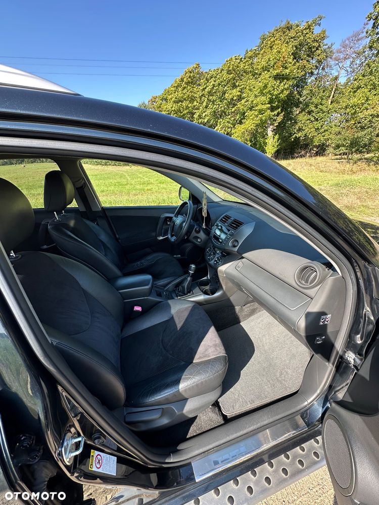 Toyota RAV4 - 18