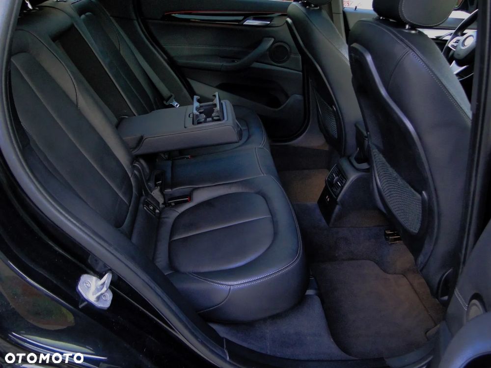 BMW X1 sDrive18i GPF xLine - 36
