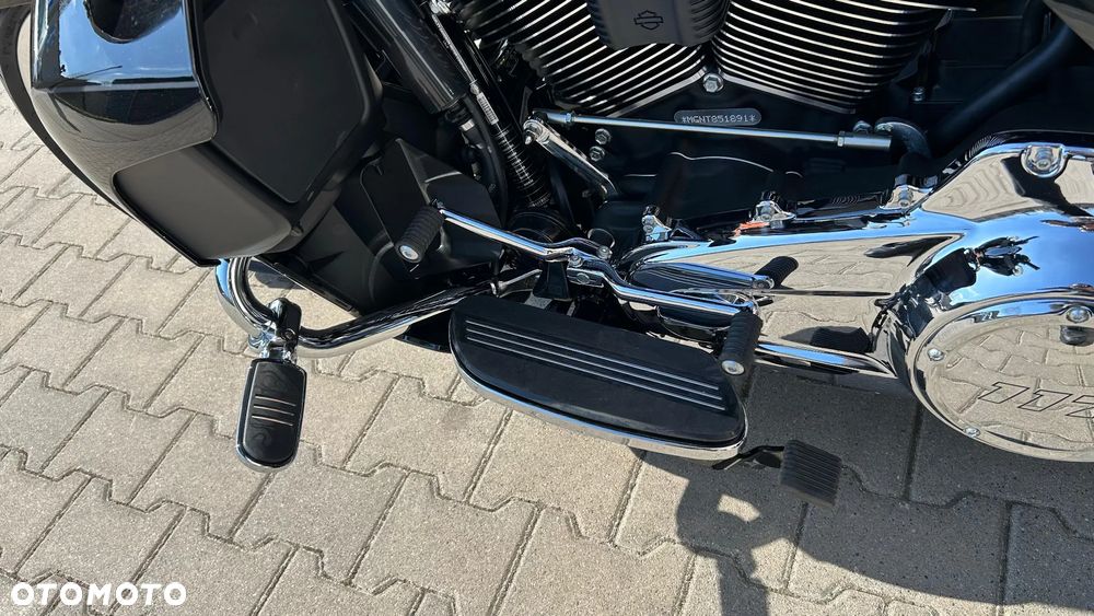 Harley-Davidson Street Glide Trike - 14