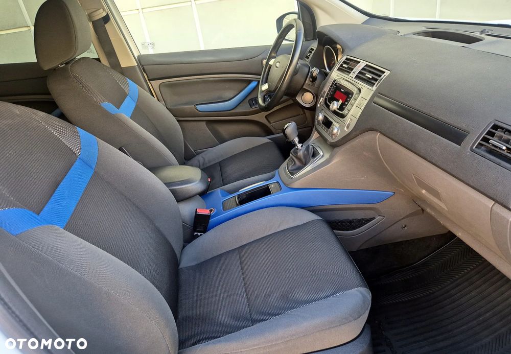 Ford Kuga 2.0 TDCi 2x4 Titanium - 11