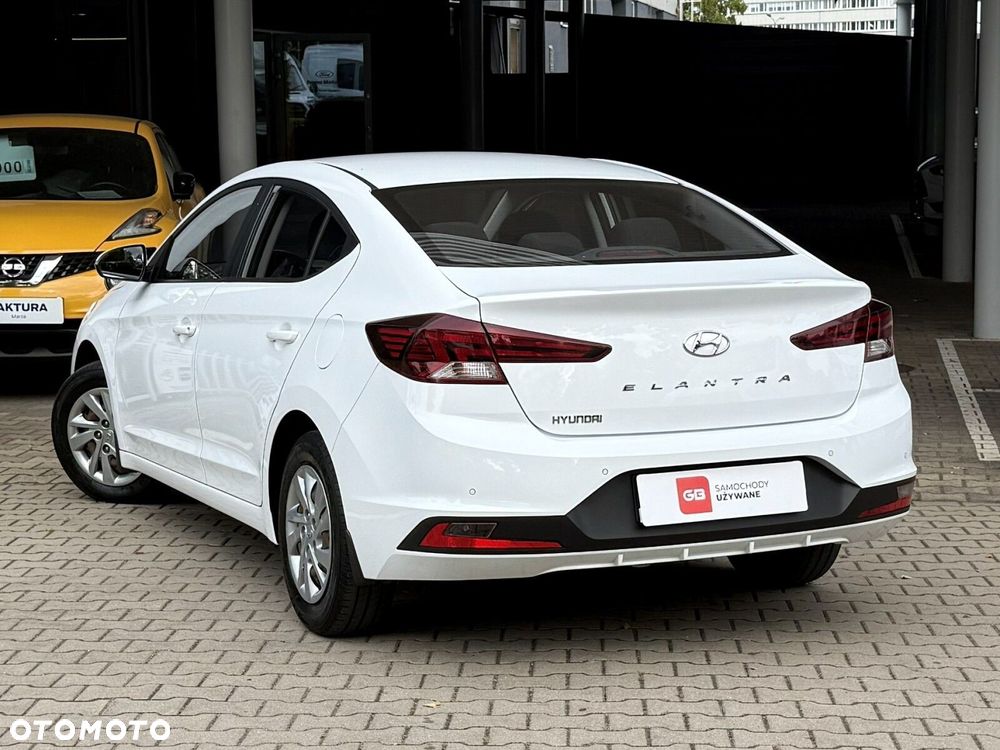 Hyundai Elantra 1.6 Classic Plus - 7