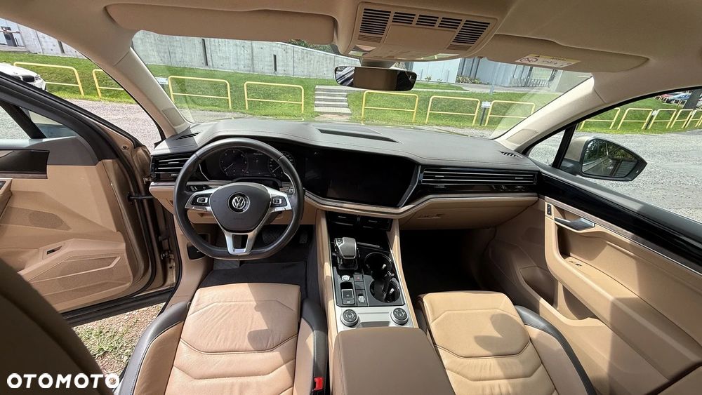 Volkswagen Touareg - 13