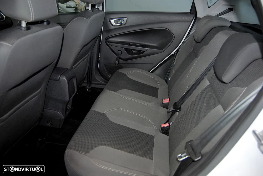 Ford Fiesta 1.5 TDCi Titanium - 16