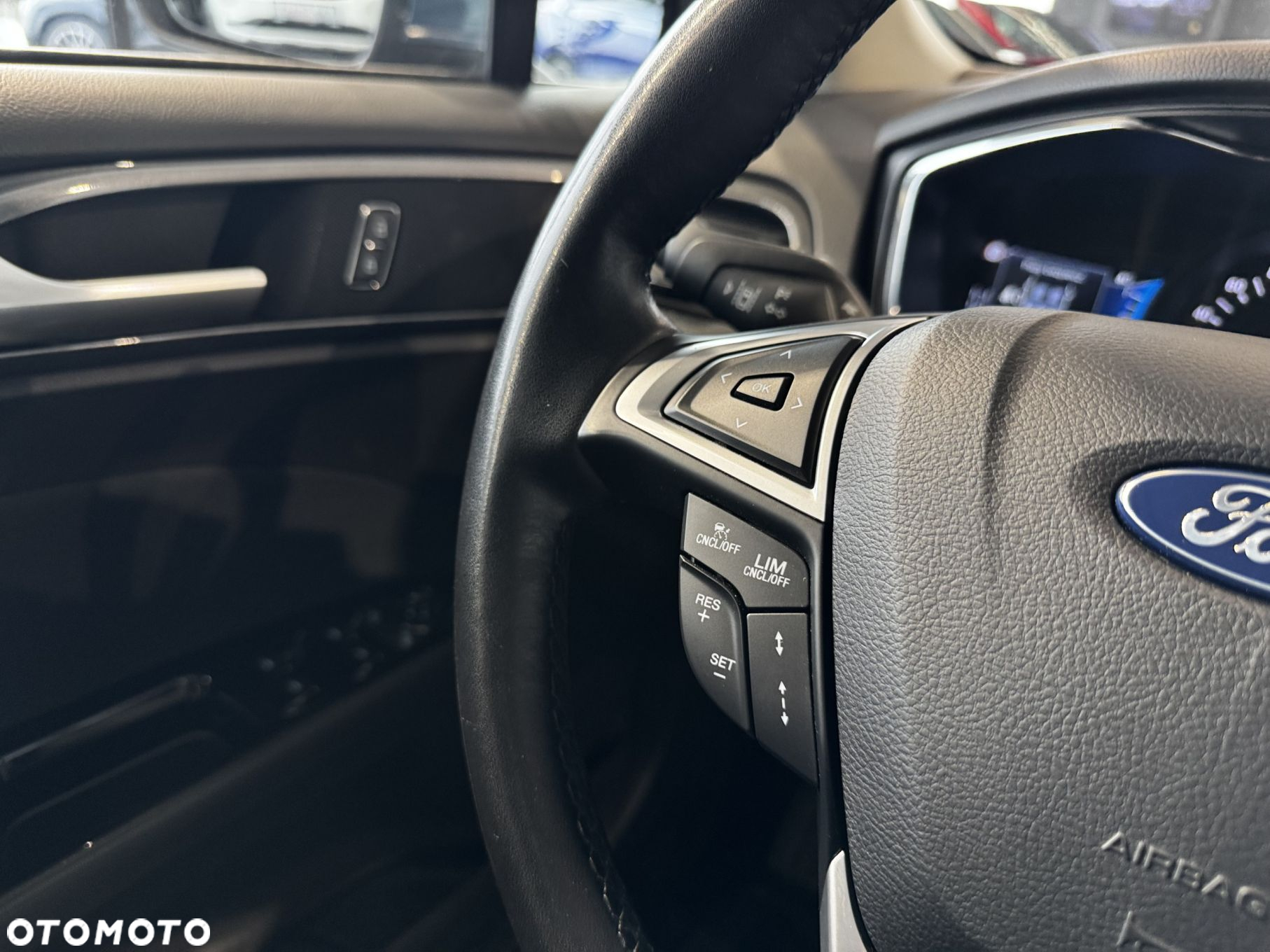 Ford Mondeo - 22