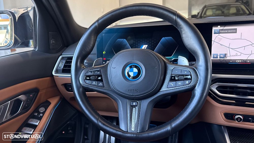 BMW 330 e Pack Desportivo M Pro Auto - 41