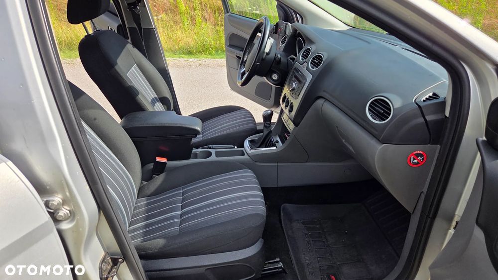Ford Focus 1.6 Trend EU5 - 13