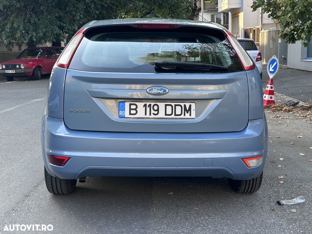Ford Focus 1.6i Trend - 3