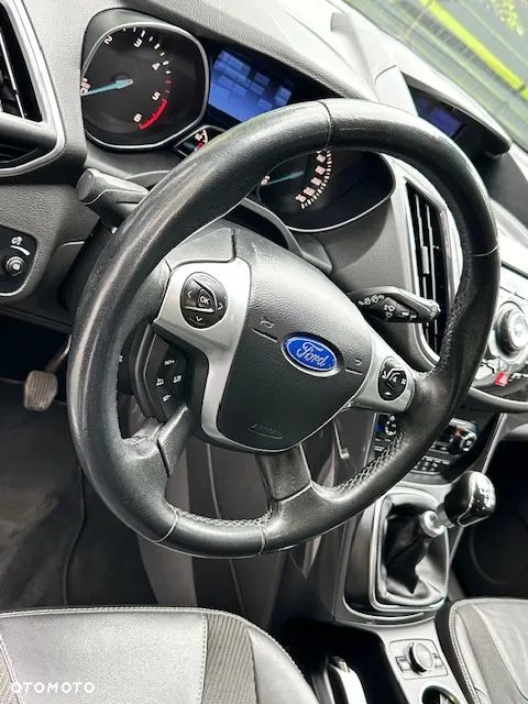 Ford Kuga 2.0 TDCi 2x4 Titanium - 12