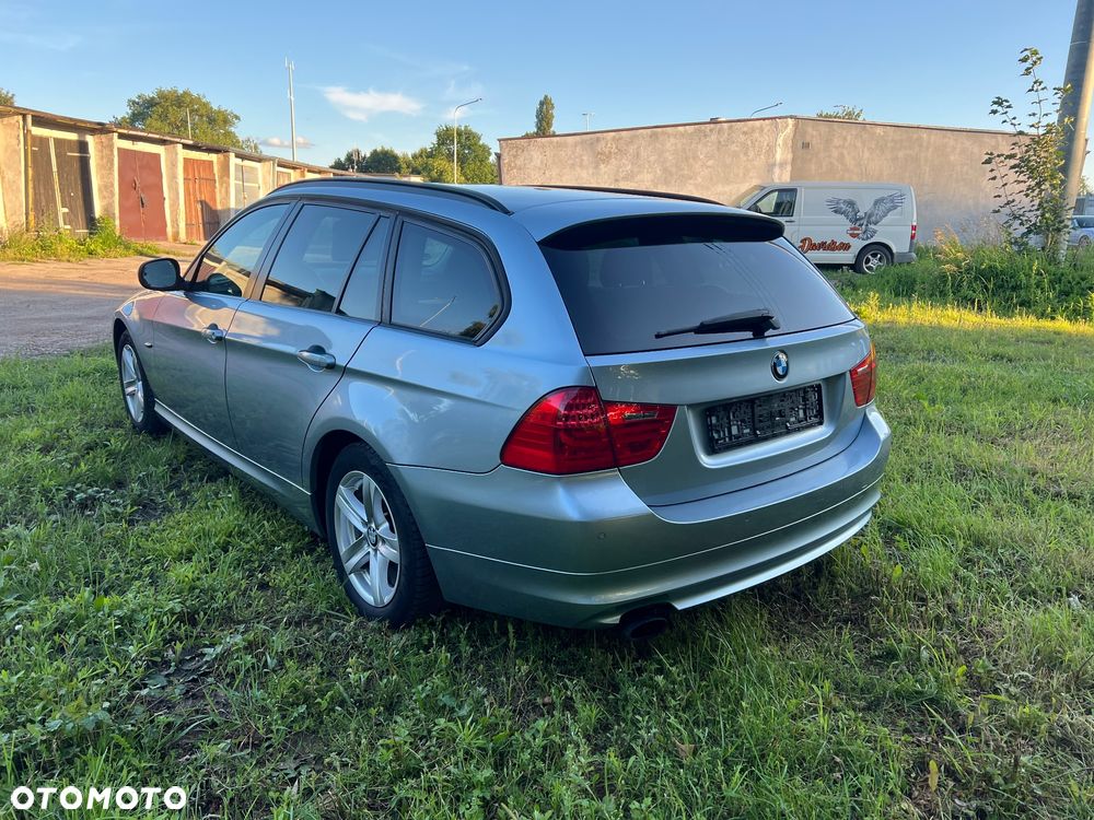 BMW Seria 3 320i - 3