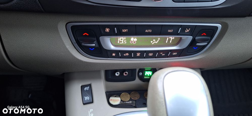 Renault Scenic 2.0 16V 140 CVT Bose Edition - 10