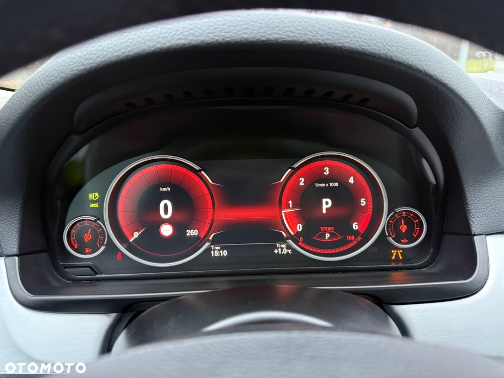 BMW Seria 5 525d Luxury Line - 26