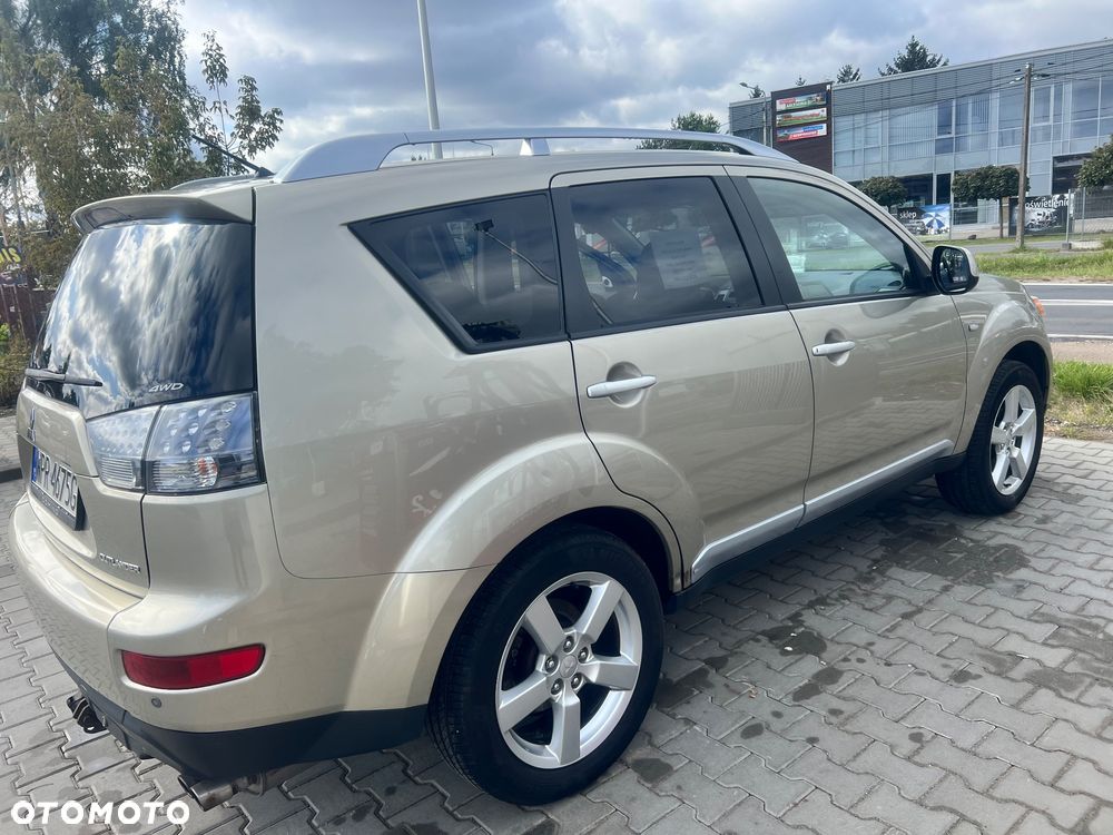 Mitsubishi Outlander - 7