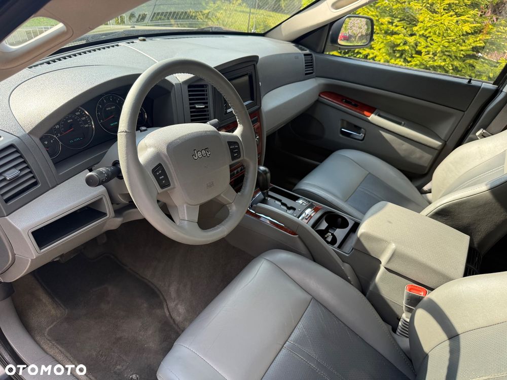 Jeep Grand Cherokee 5.7 V8 Limited Executive - 26