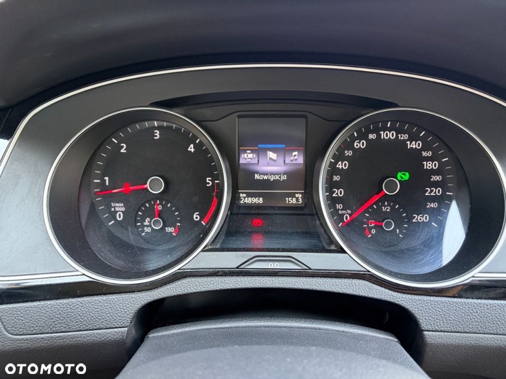 Volkswagen Passat Variant 2.0 TDI SCR DSG BlueMotion Comfortline - 11