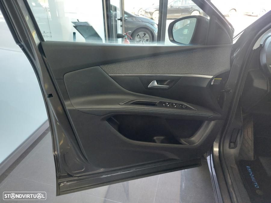 Peugeot 5008 1.2 PureTech Allure EAT8 - 11