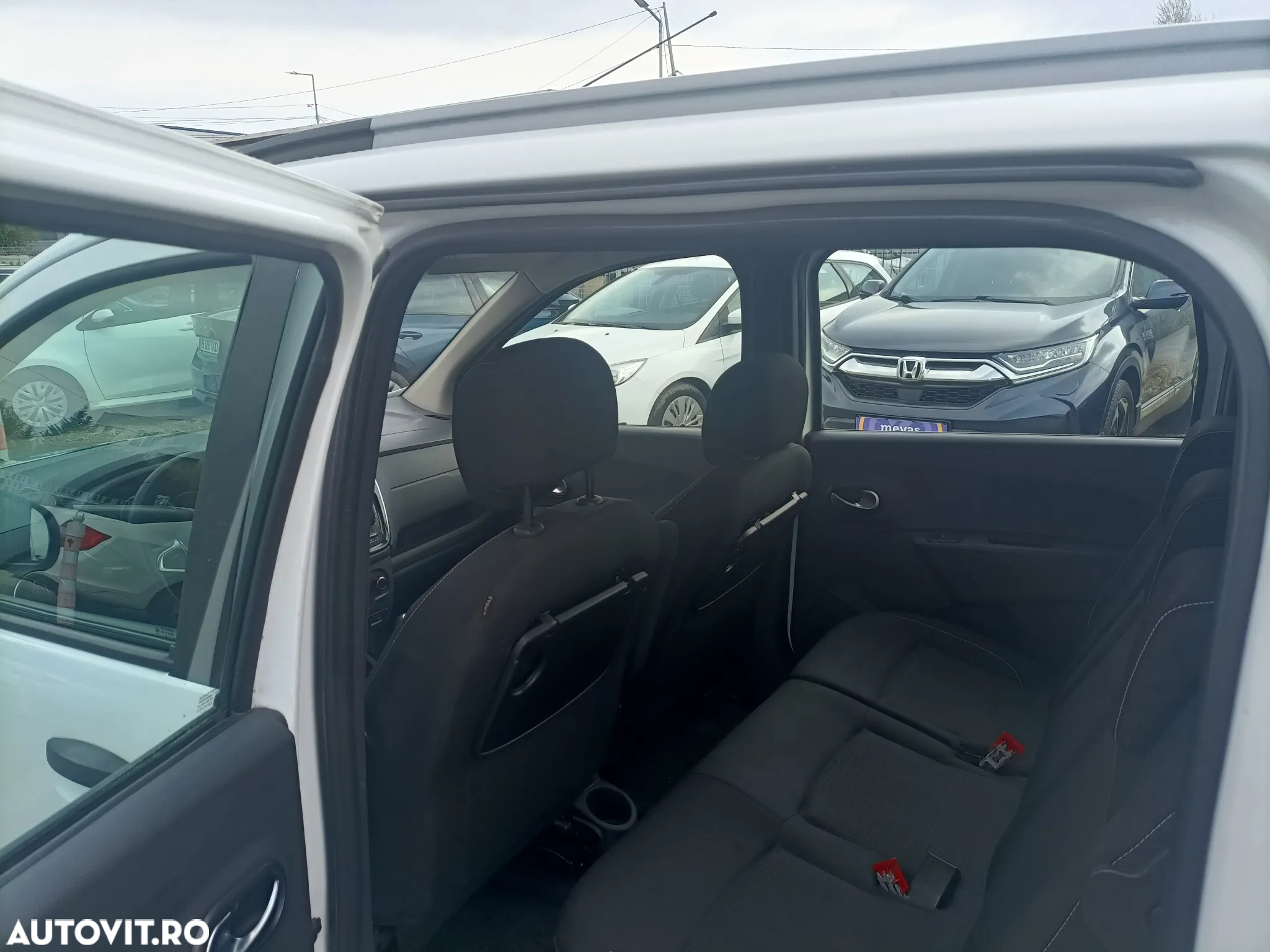 Dacia Lodgy 1.5 Blue dCi Laureate - 9